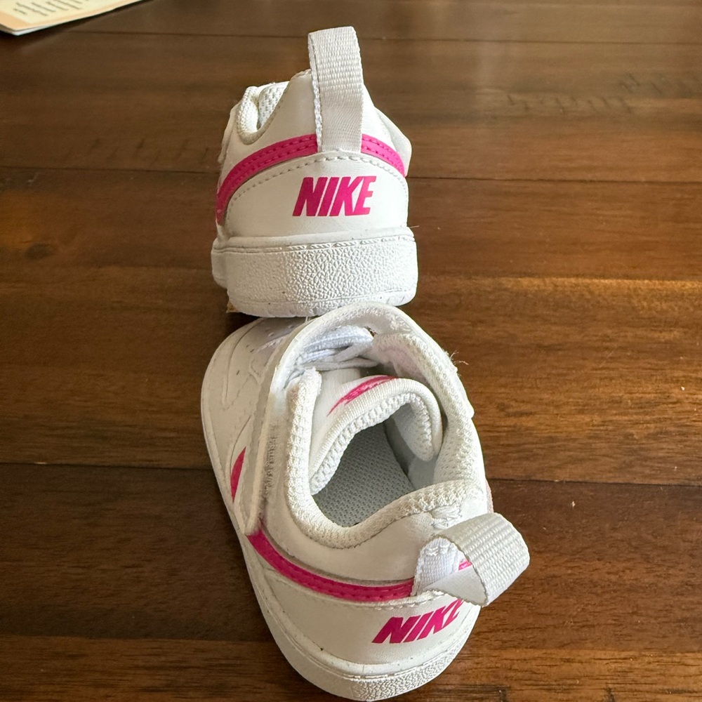Nike Infant Baby Toddler White Sneakers with Hot Pink Swoosh - Velcro Strap - Picture 5 of 6